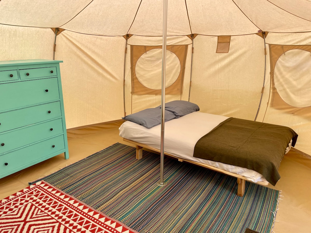 20英尺帆布钟形帐篷，带桑拿，位于度假中心