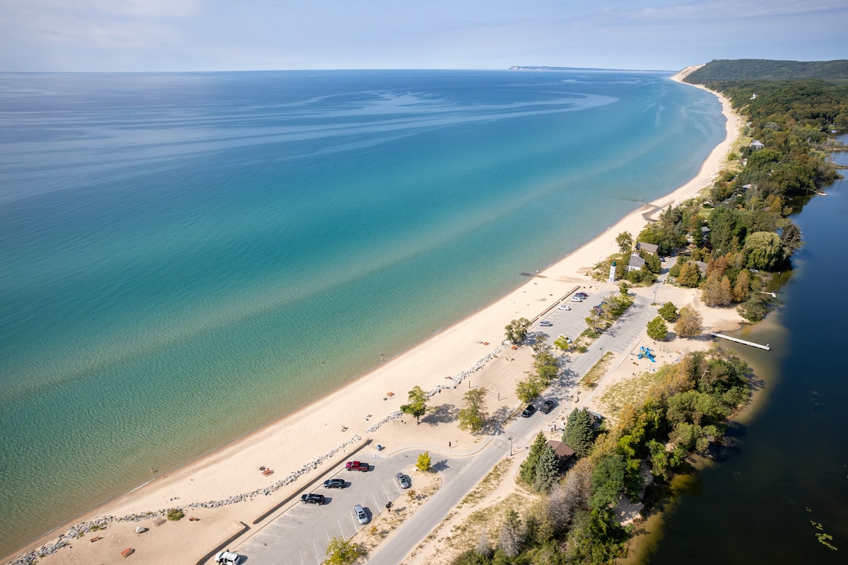 Walk to Lake Michigan