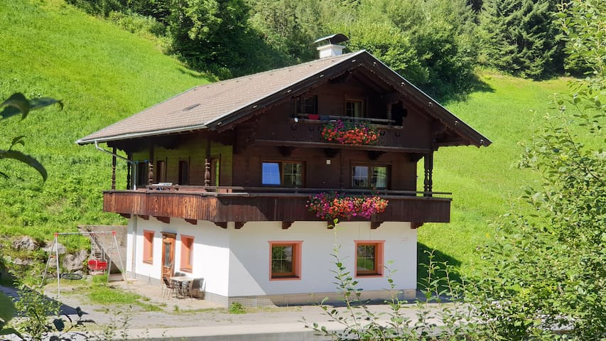 Alpbach的民宿