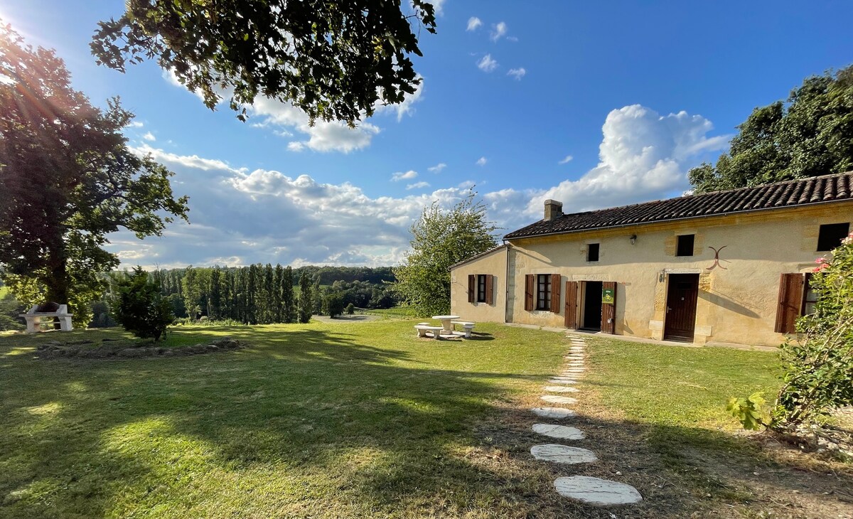 Charming Gte de Castle de l 'Estang