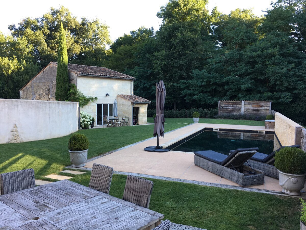 The Stone House Sadirac - 30 mins from Bordeaux