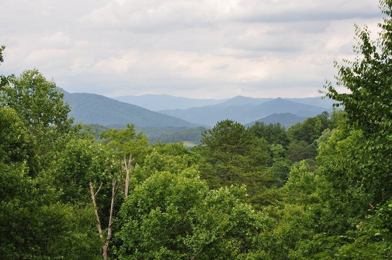 在大烟山（ Great Smoky Mountains ）欣赏壮丽景色，放松身心