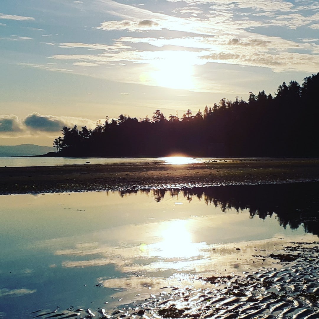 Beach Front Cottage on Kye Bay, Comox, BC