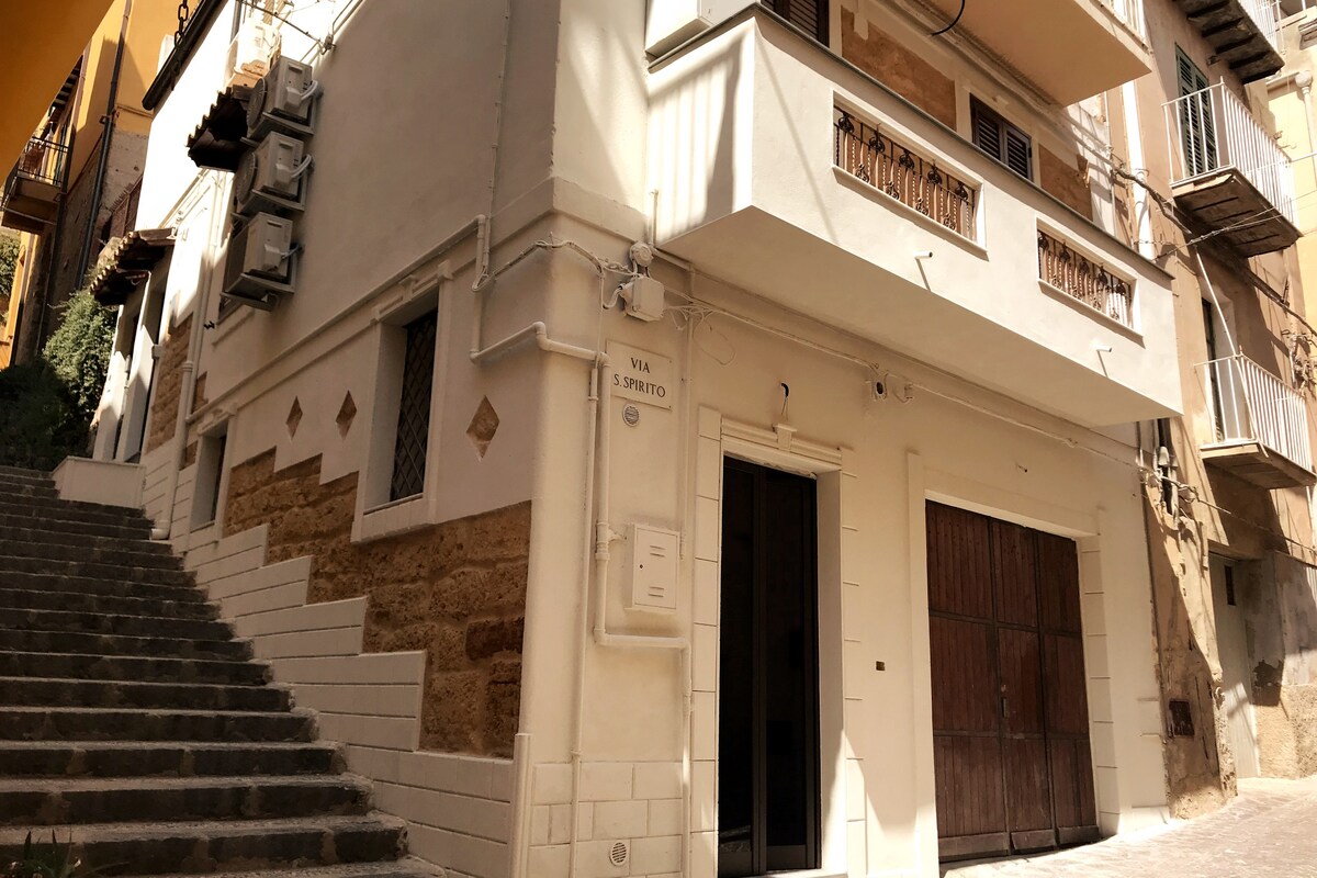 Casa Tita ，位于Agrigento市中心的公寓。