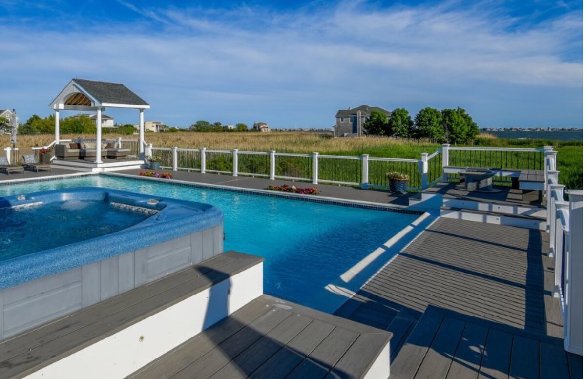 Spacious Hamptons Home on Water with Pool, Hotub
