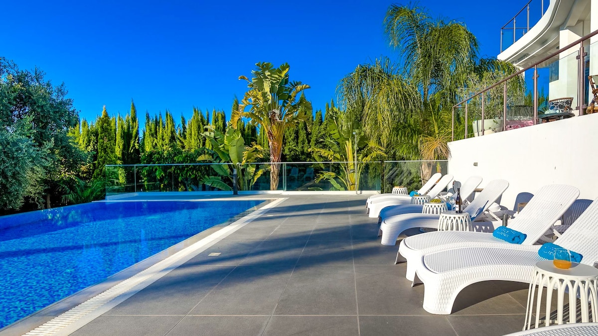 Villa Majestic - by Cyprus Villa Retreats点com