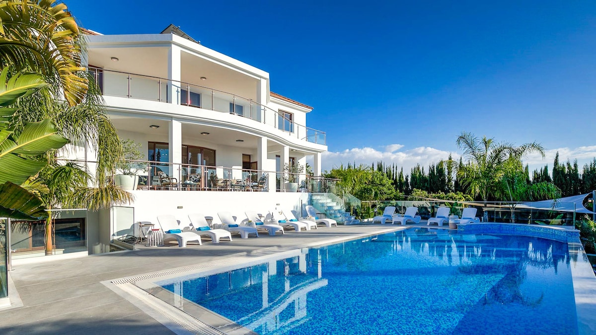 Villa Majestic - by Cyprus Villa Retreats点com