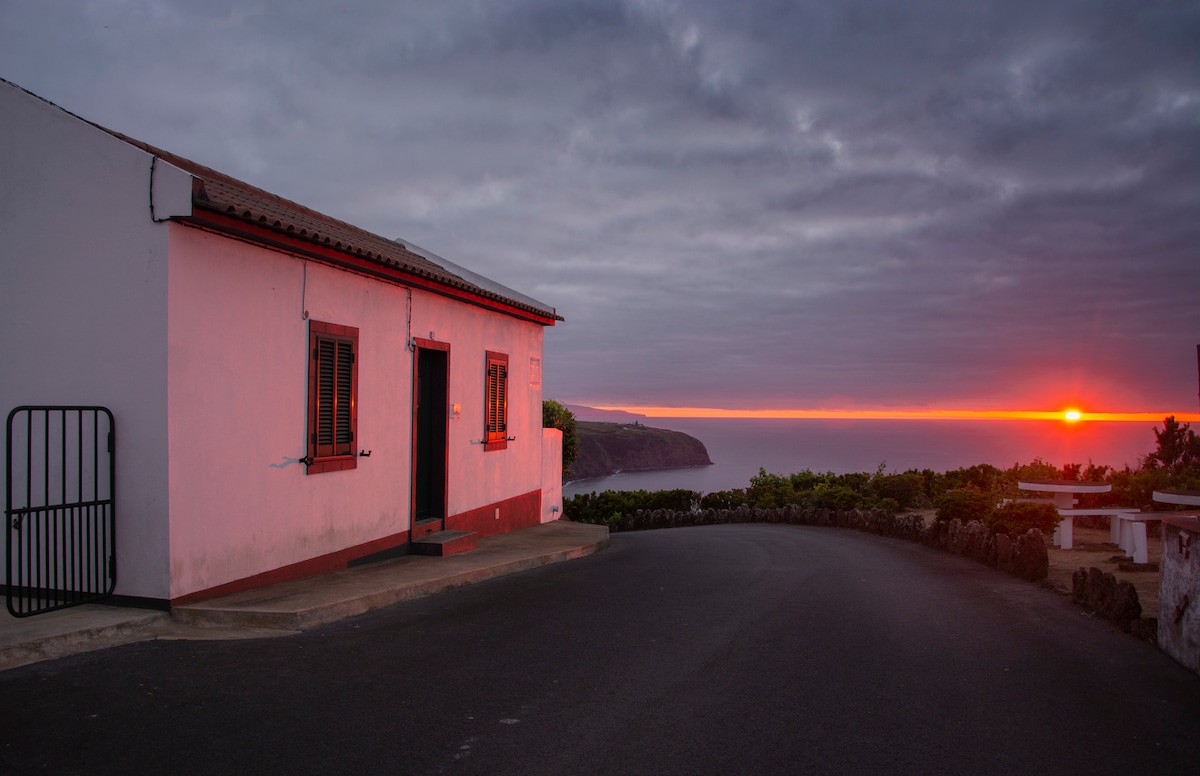 Vizinha's Sunset Cottage