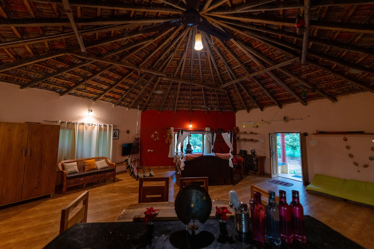 Sri Tulasi FarmStay ，带私人泳池的Kerala House