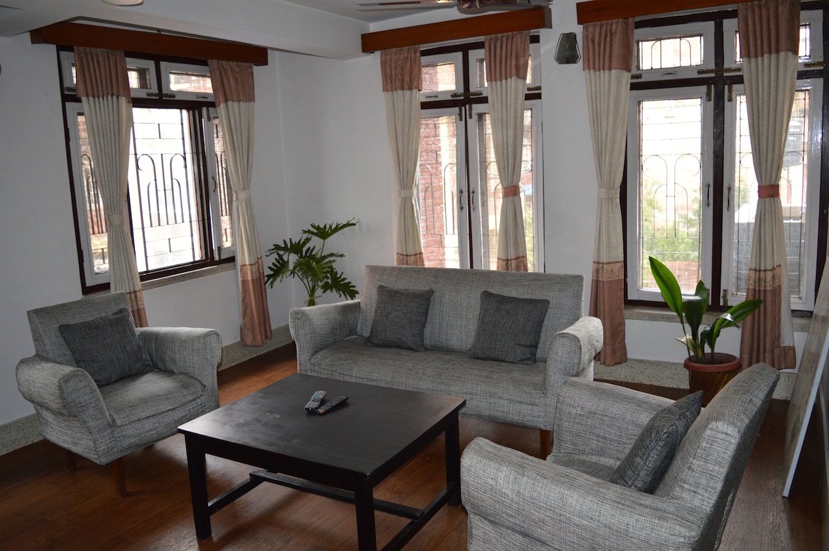 Shanti公寓2BHK (Thamel步行< 5分钟) 2楼