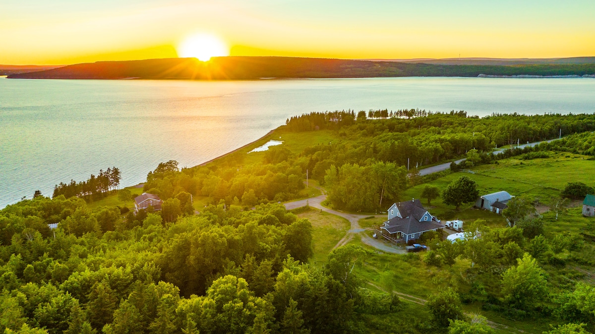 俯瞰Bras d 'Or湖的农舍住宿