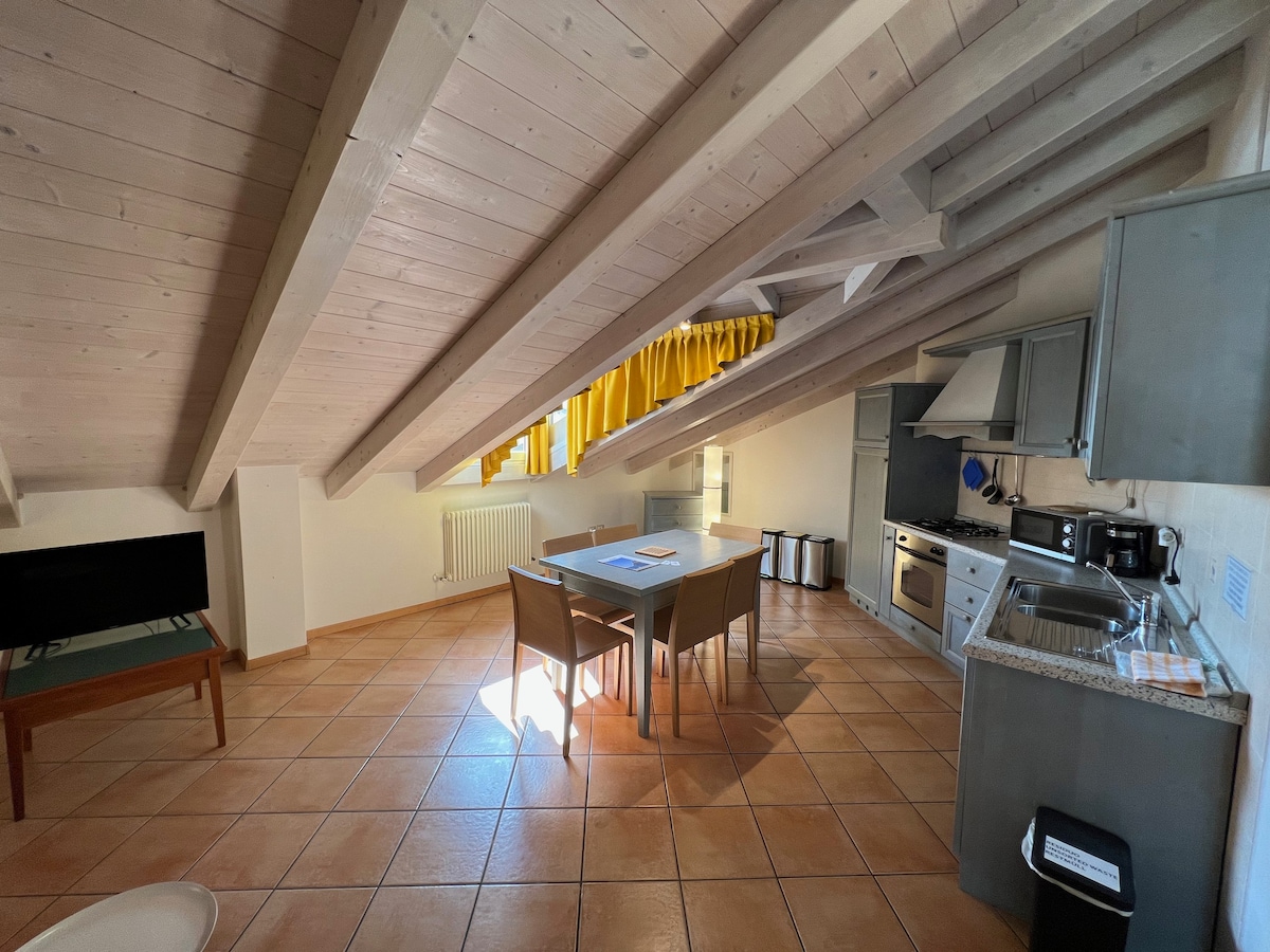 Mansarda StudioApartment in the center of Torbole