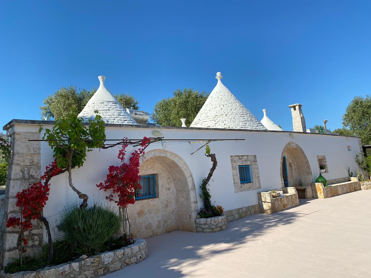 Trullo Isabell - Trulli with pool in Ostuni