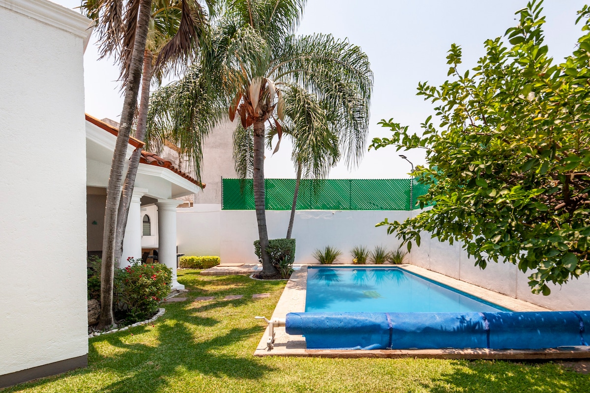 Lomas de Cocoyoc美丽房子和泳池