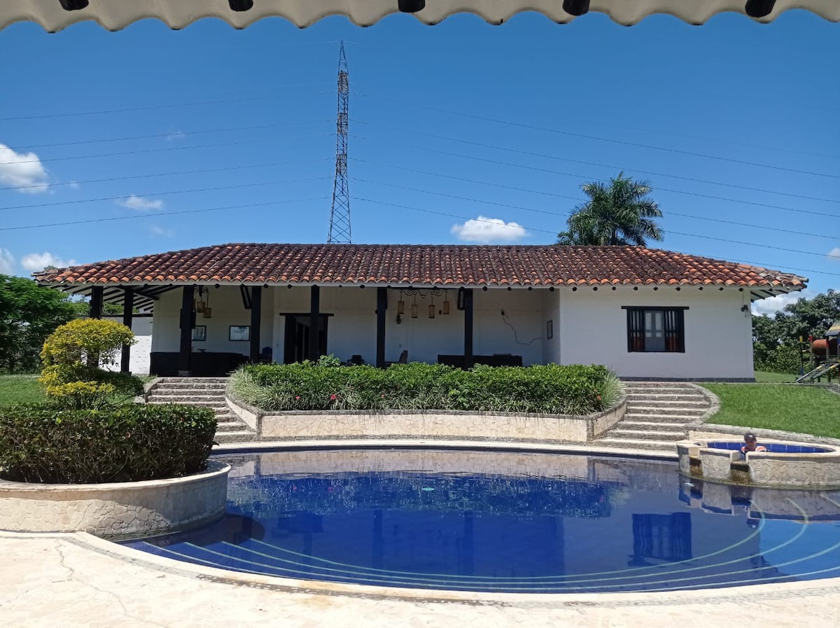 Casa de Campo La Victoria Valle del Cauca/员工