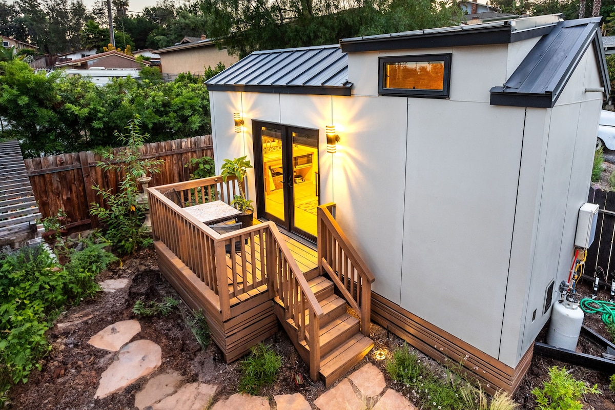 Cozy Tiny Home with Garden In N. County San Diego