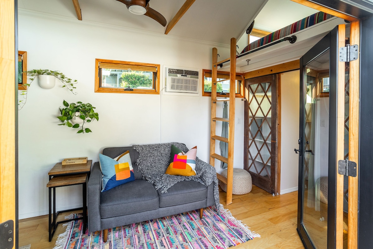 Cozy Tiny Home with Garden In N. County San Diego