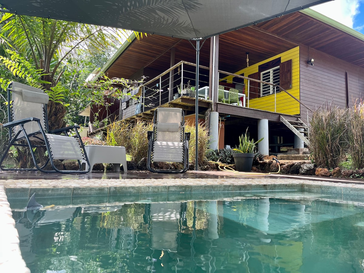 木质别墅，带私人泳池，位于大自然中心