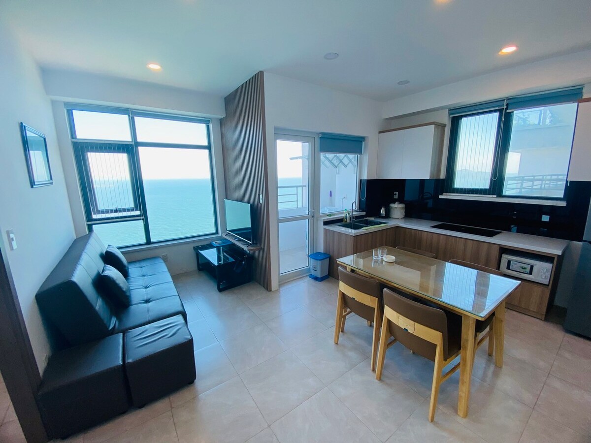 特大景观海滩公寓（ King View Beach Condominum Comfortzone ）