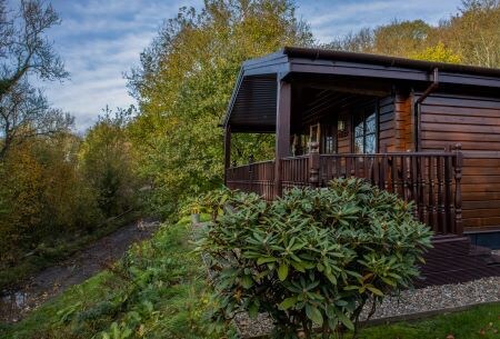 带热水浴缸的Beech Lodge自炊式小木屋