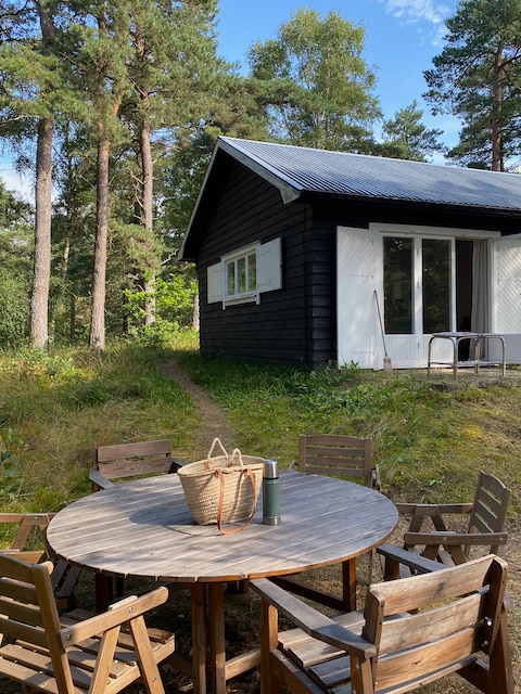 Mysig stuga i Sandhammarens naturreservat