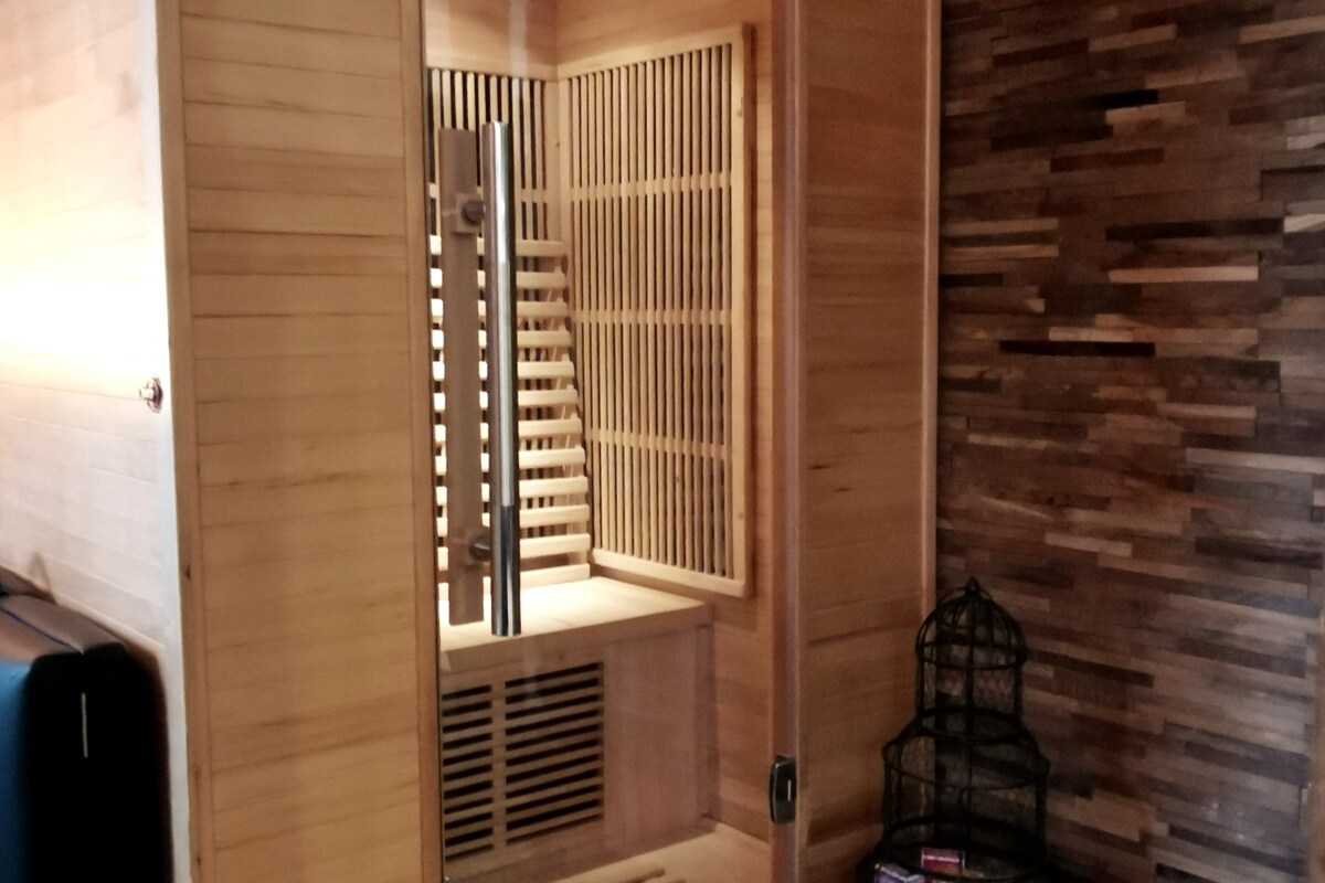 Naturogite的Sauna de l 'Homme de Bois