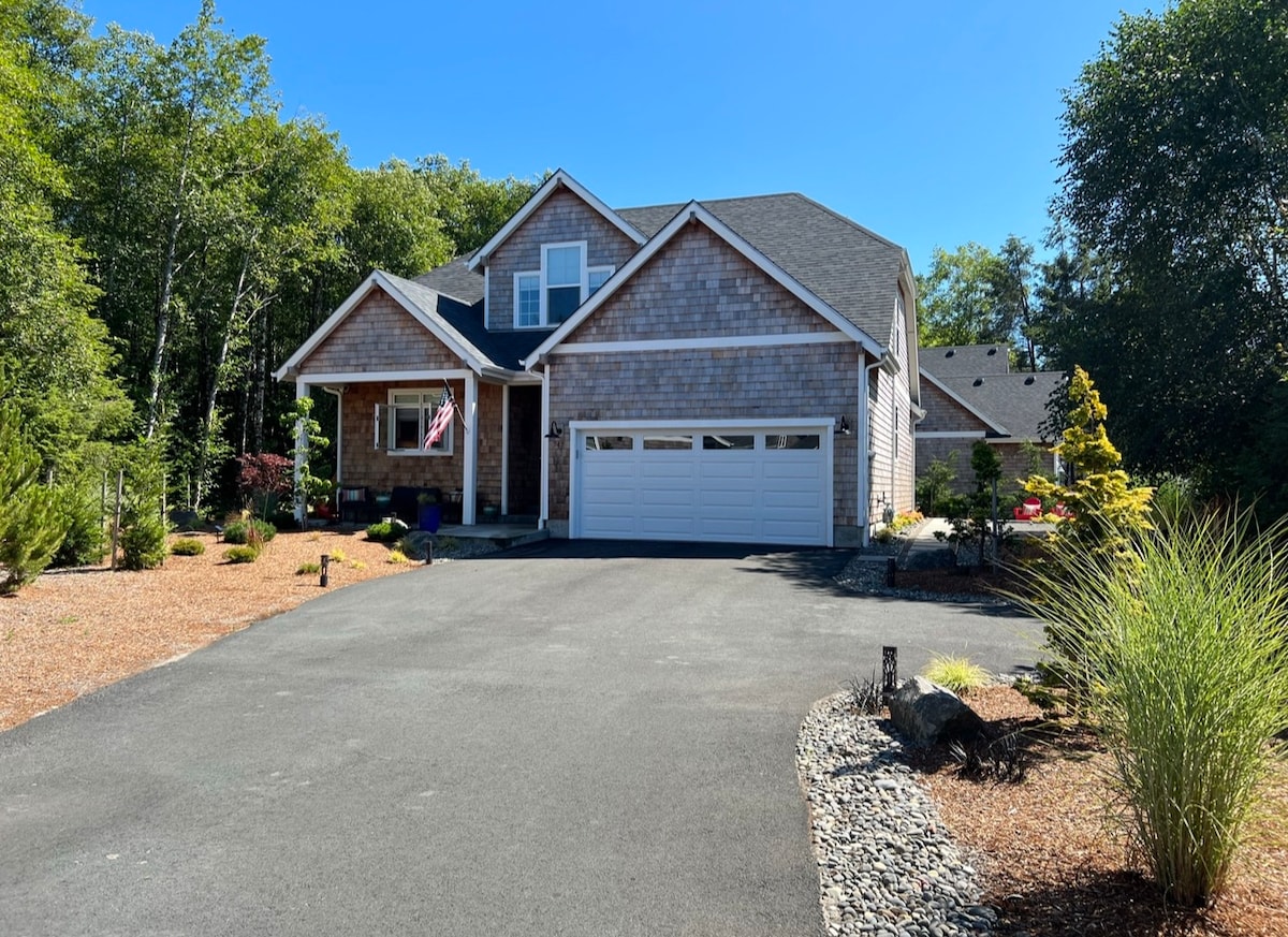 Modern new home in Gearhart