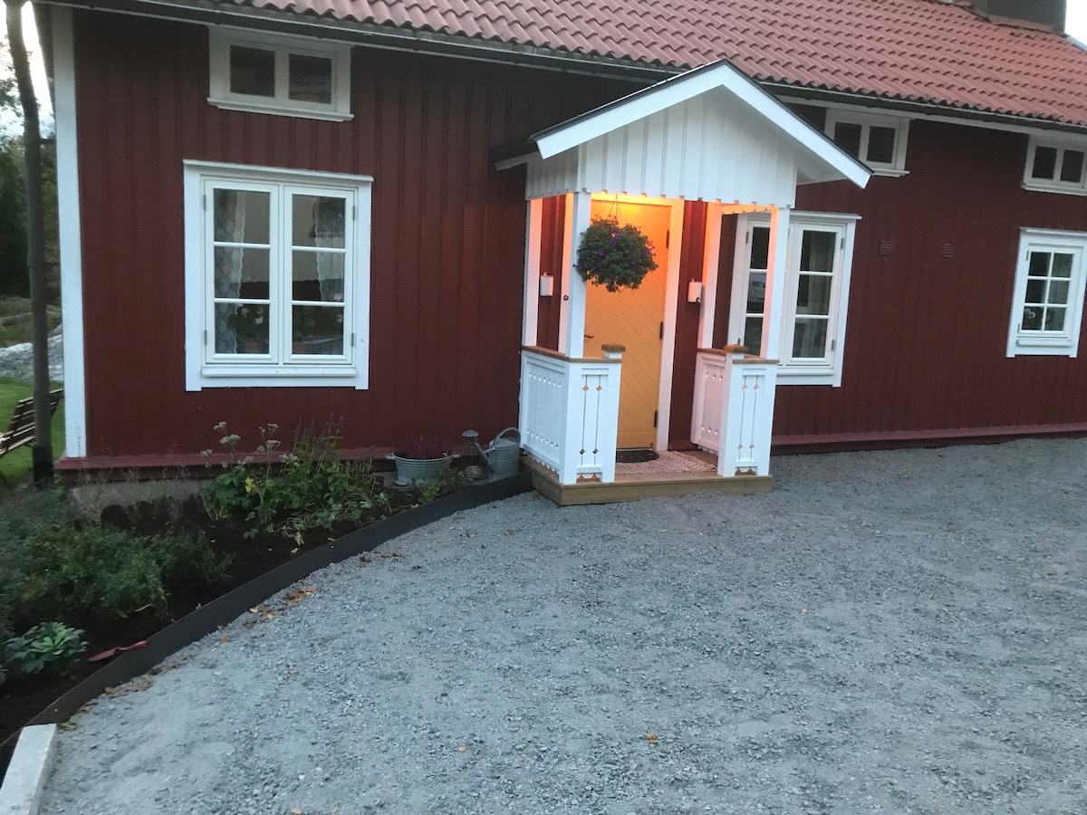 大自然舒适的Trollhättan
靠近个案区和锁区