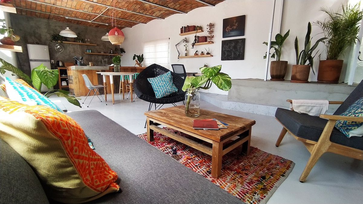 Cool & Comfy Loft, Chapultepec Area, Chécalo!