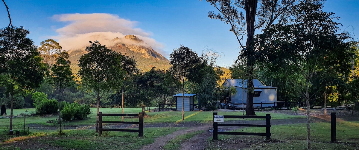 Tuckeroo Cottages - Blue Wren Cottage