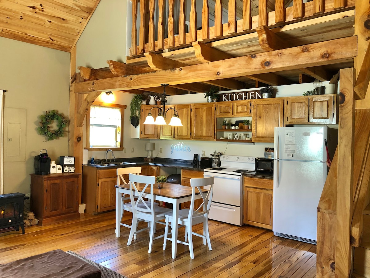 Creekside Cabin at Shady Grove Farm