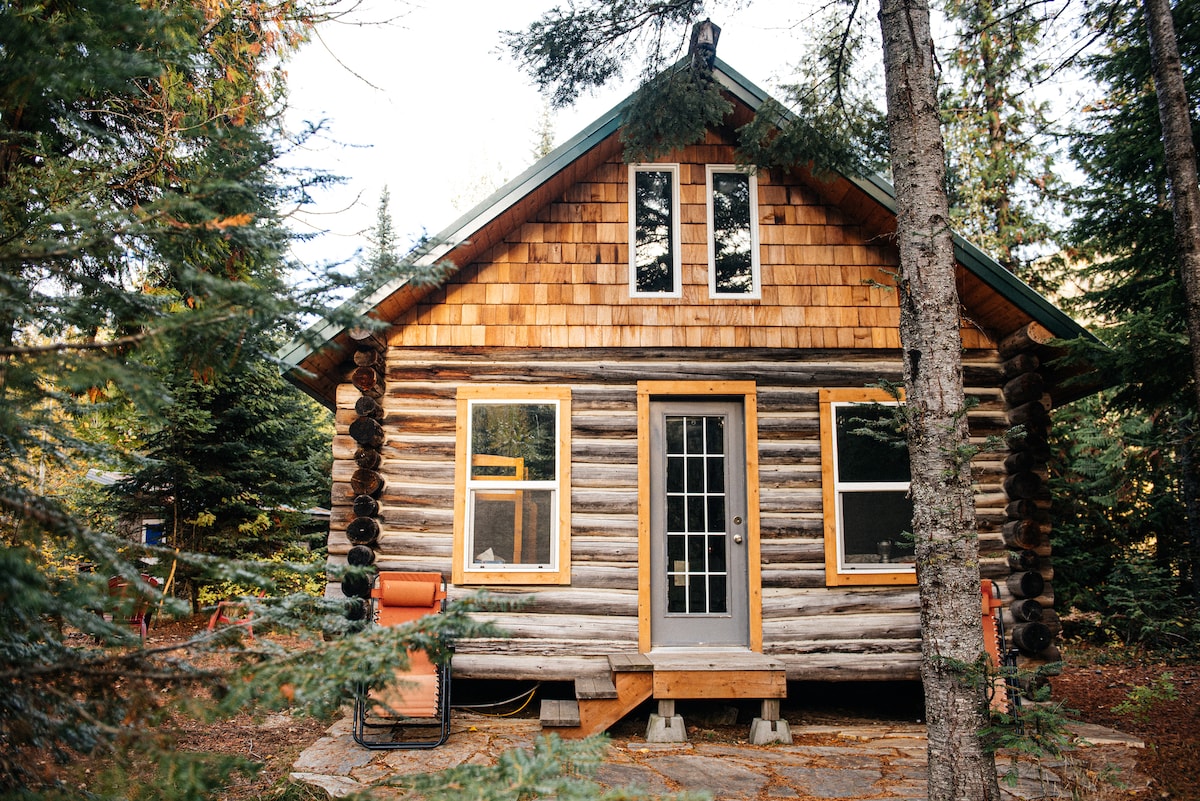 Keystone Cabin - Rustic Comfort in the Kootenays