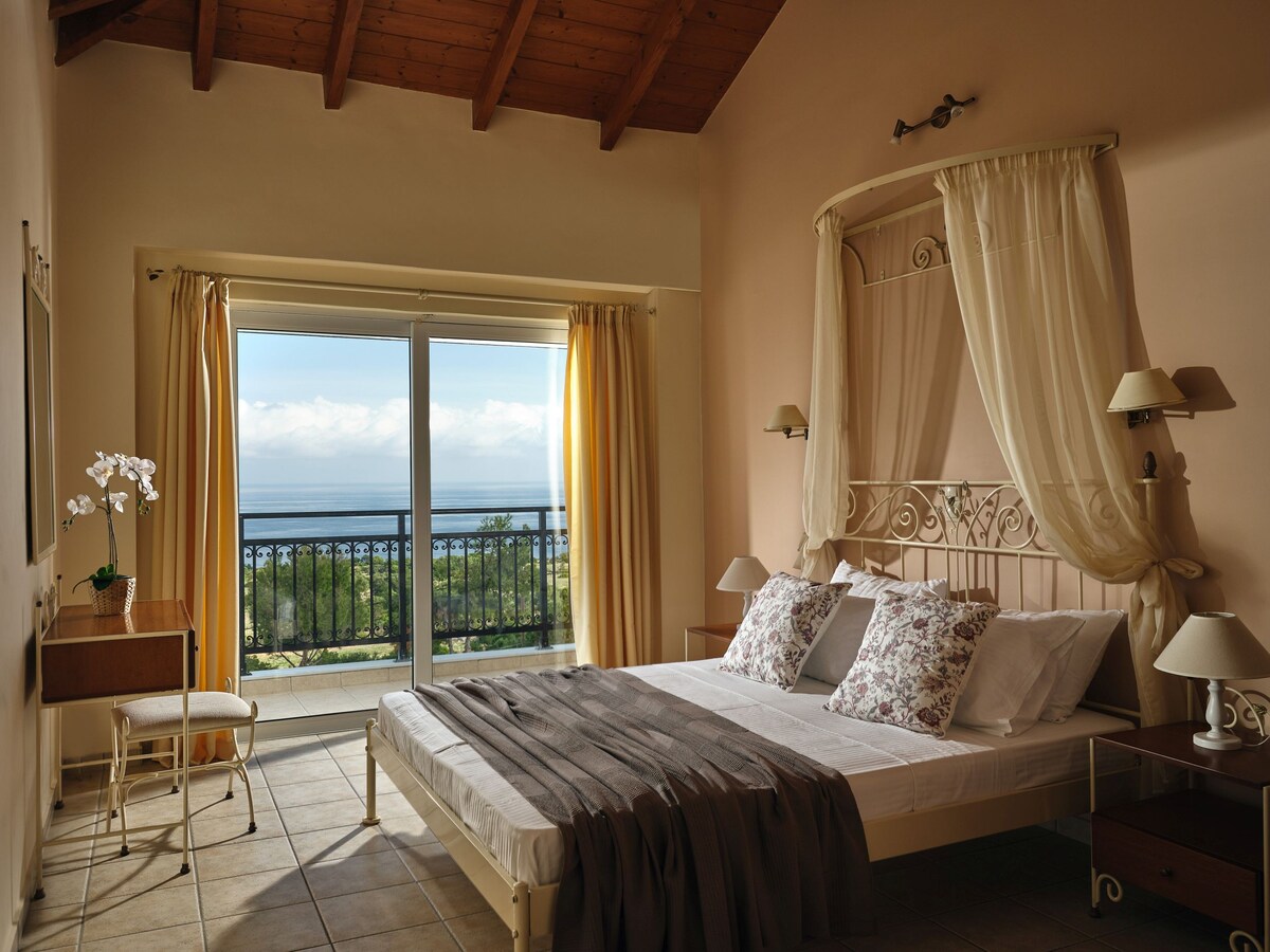 Deluxe Sea View Suite - Lithies Hotel