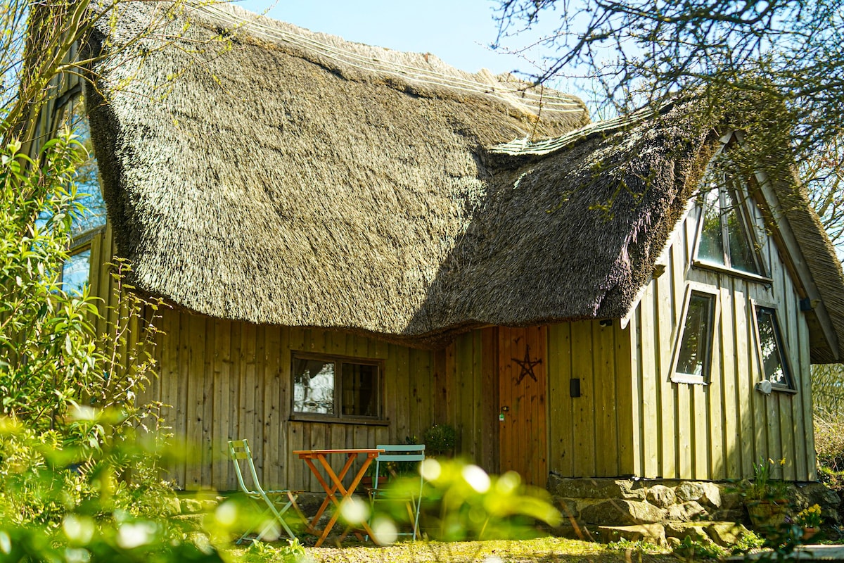 The Little Thatch Barn