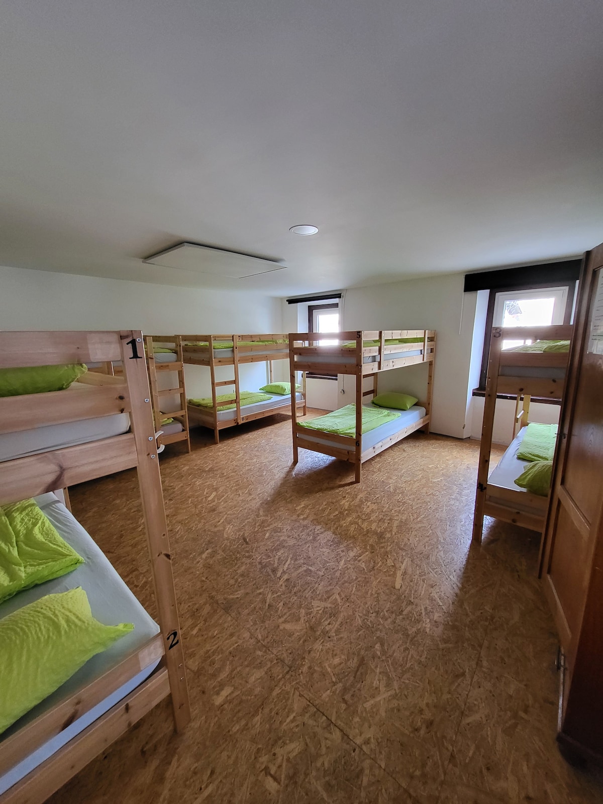 10间卧室的床位-旅馆BSB布莱德巴士