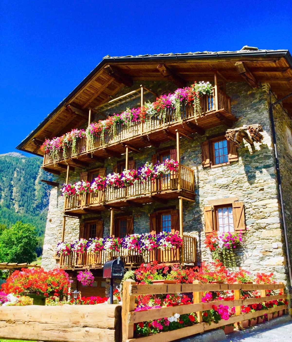 Maison Clémence 
Étoile des Glaciers 
St-Rhémy-Ao