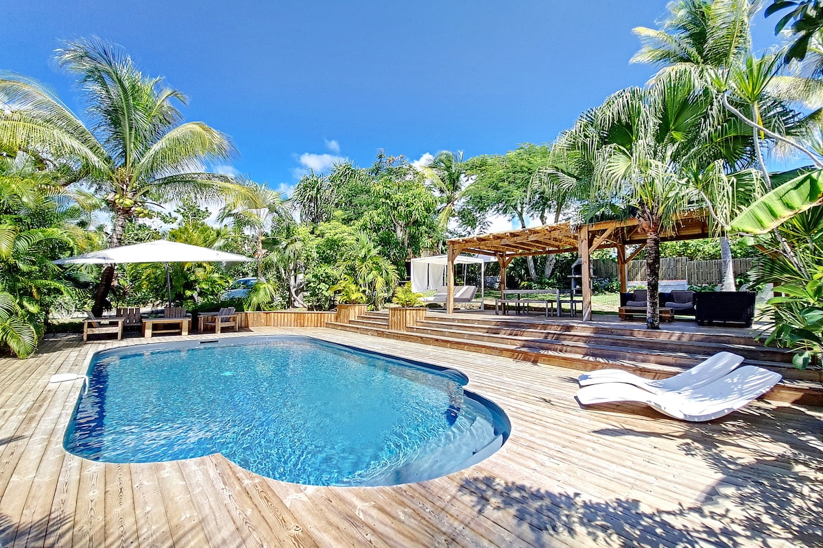 Eden Lodge  St-Anne Helleux Jacuzzi 150 de la mer.