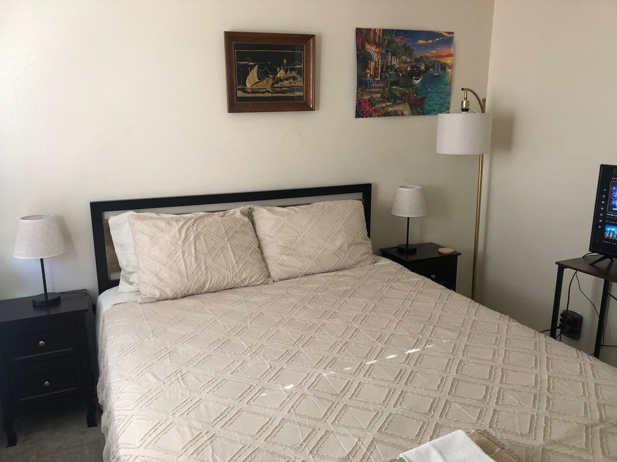 Private Rm # 3 Santa Clarita Homestay