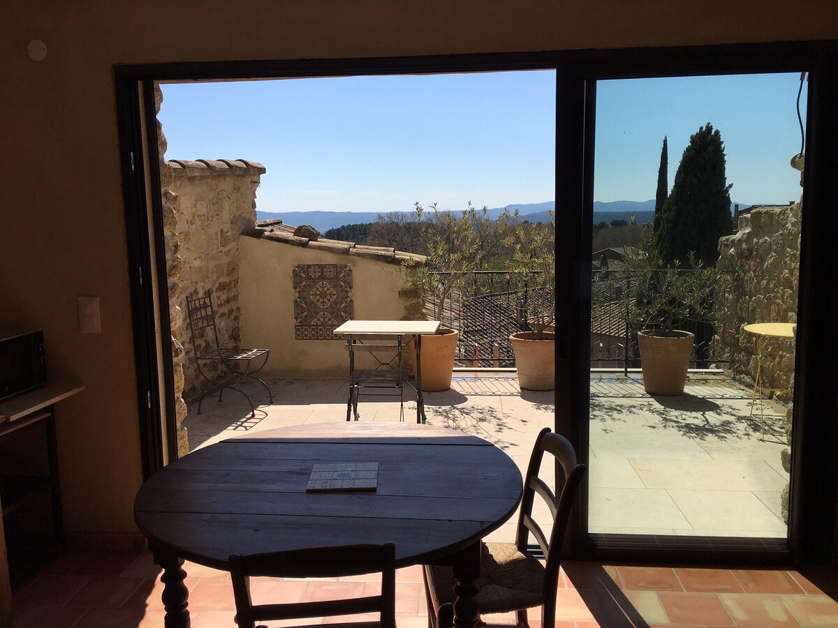 Le studio sur les toits au cœur du Luberon