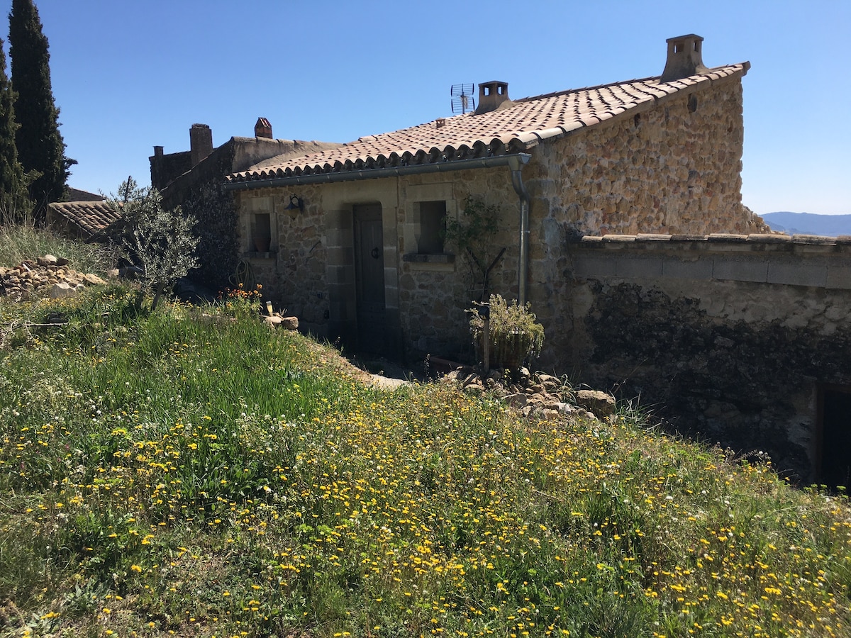 Le studio sur les toits au cœur du Luberon