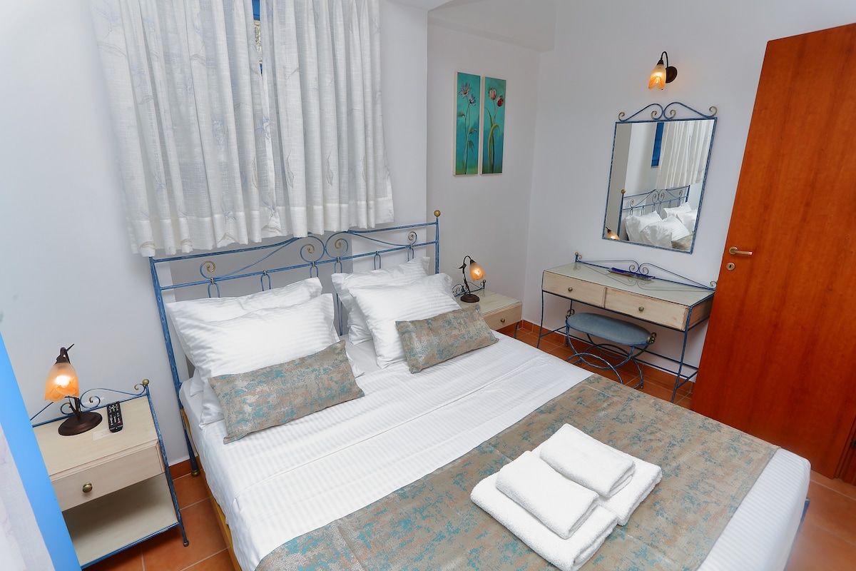 Vathi Hotel - 1 Bedroom Apart Partial Sea View