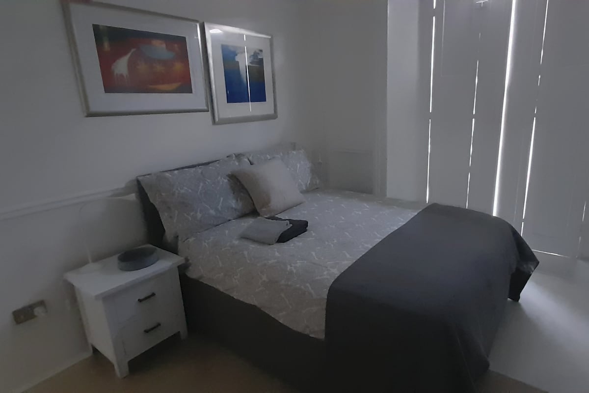 Smart 2 bed flat prime location