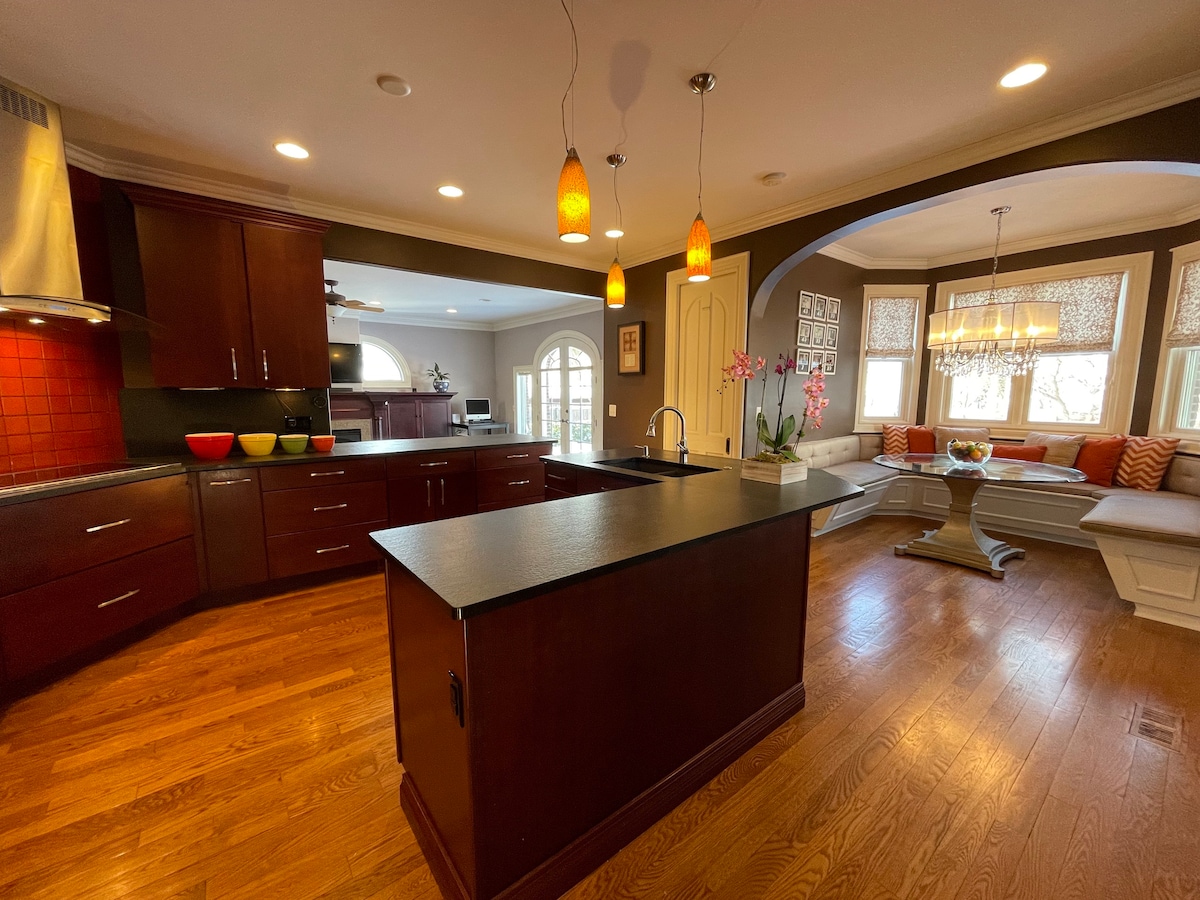 Luxury Huntington Woods Home (3,850+ square ft)
