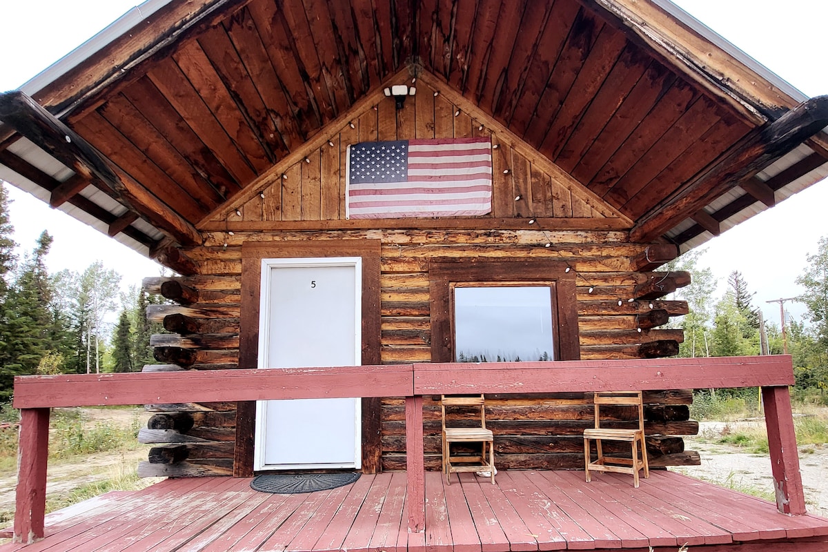 Silver Fox Roadhouse, Cabin 5