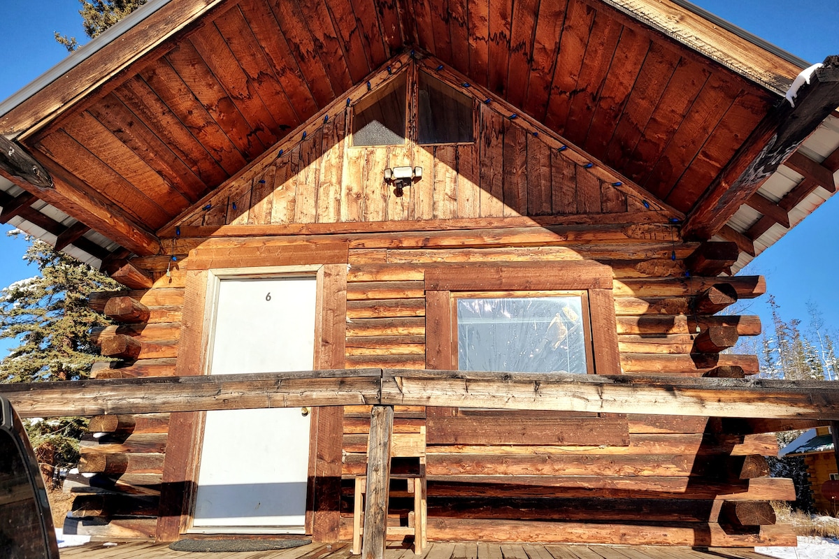 Silver Fox Roadhouse, Cabin 6