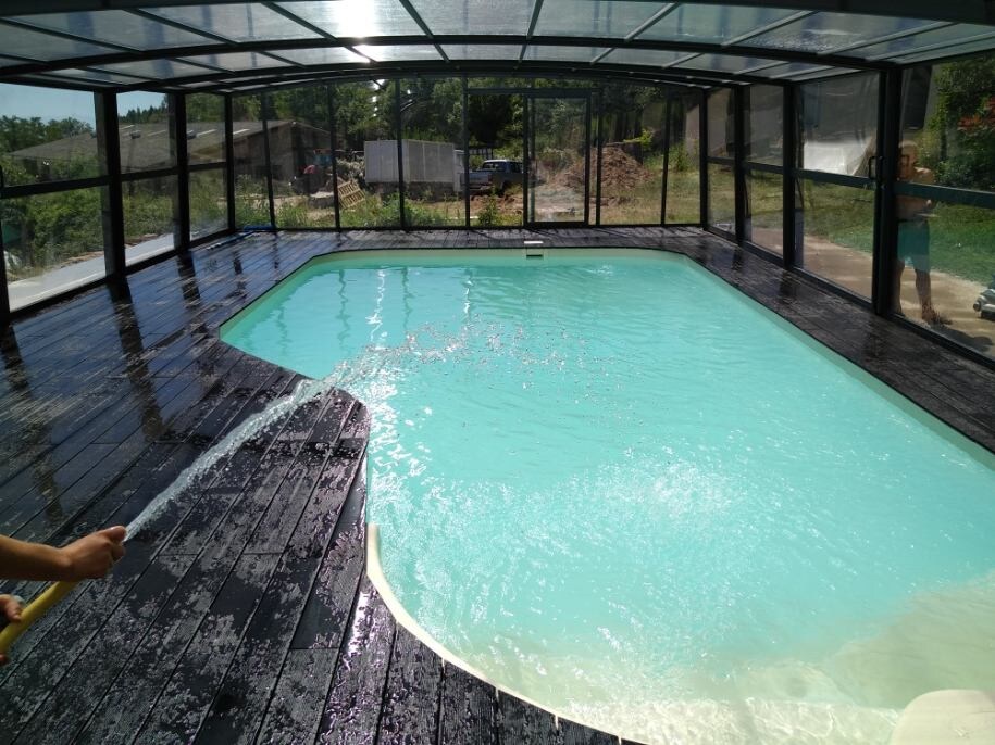 Ardèche Gite P加热带顶棚的游泳池