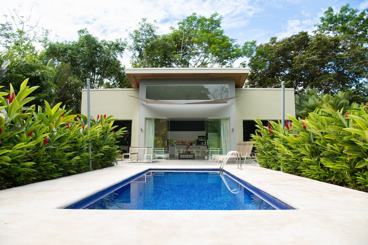 Lilan Nature, Modern House (2) with swimming pool.