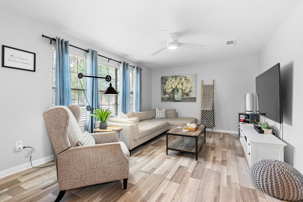 Magnolia-风格的奢华现代农舍复式公寓双层公寓