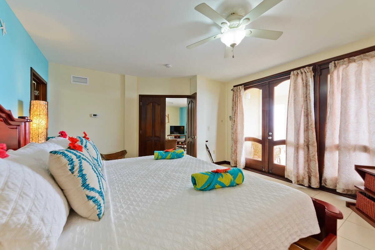 Luxury 2-bedroom 2 Bathroom Beachfront Villa