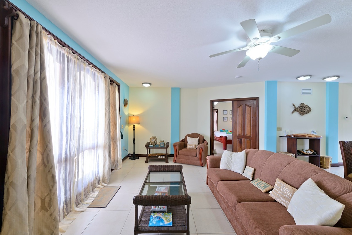 Luxury 2-bedroom 2 Bathroom Beachfront Villa